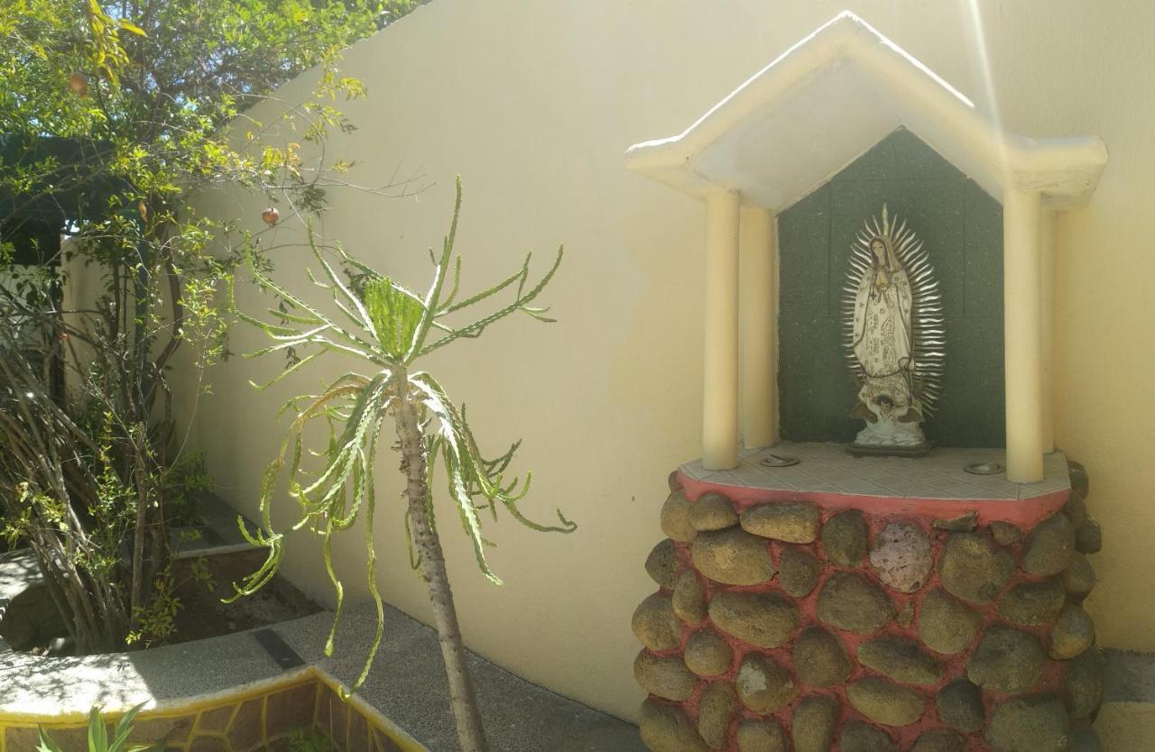 Room In Guest Room - Padrinos Hostal La Paz Full House 외부 사진